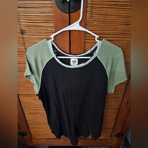 We The Free Black and Olive Short Sleeve Tee, Size L